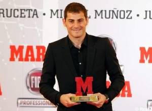 Iker Casillas recompensado con el premio Marca