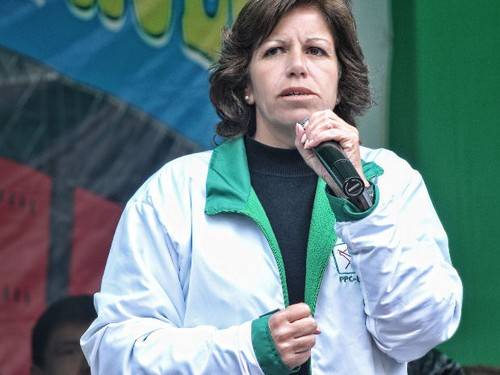 Tú, Lourdes Flores Nano