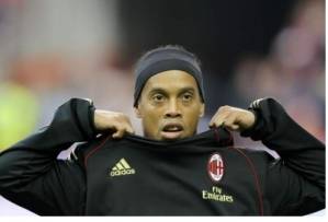 Ronaldinho quiere quedarse en el Milan
