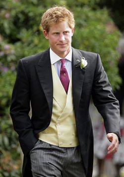 El Príncipe Harry olvida a Chelsy Davy saliendo con varias chicas