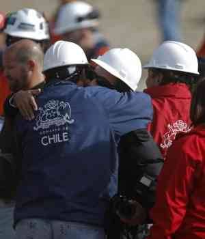 Chile: Los mineros chilenos, de nuevo a la realidad