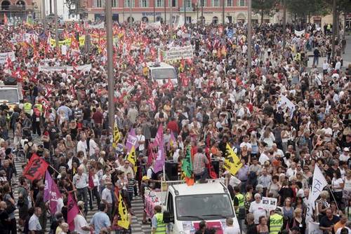 Francia: Mano a mano entre Nicolas Sarkozy y los manifestantes