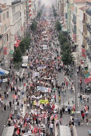 Francia: El Senado vota ley de jubilaciones en un marco de movilización social