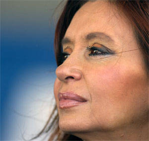 'Fuerza Cristina' le gritan a la presidenta de Argentina sus compatriotas