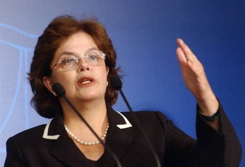 Brasil: Dilma Ruosseff se distancia en las encuestas a dos días de la votación