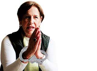 Susana Villarán podría ser impedida de ejercer como alcaldesa de Lima Susana Villarán podría ser impedida de ejercer como alcaldesa de Lima