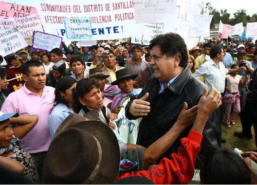 HOY: Alan García, en Palacio de Gobierno, repara a comunidades víctimas de la violencia HOY: Alan García, en Palacio de Gobierno, repara a comunidades víctimas de la violencia