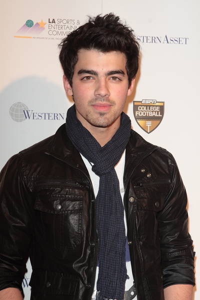 Vídeo: Joe Jonas en la promoción de 90210