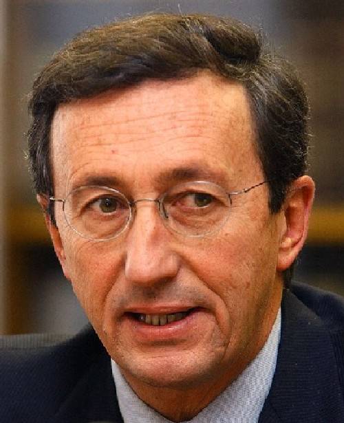 Gianfranco Fini solicita la demisión de Silvio Berlusconi