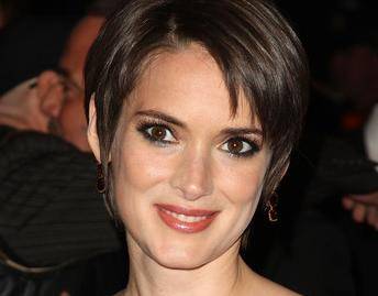 Winona Ryder en Cosmopolitan TV
