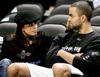 Eva Longoria no le dirige la palabra a Tony Parker