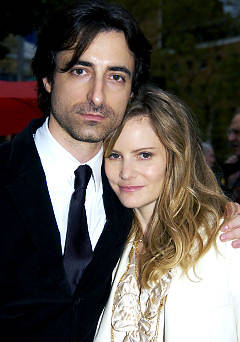 Jennifer Jason Leigh le pide el divorcio a Noah Baumbach