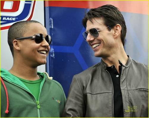 Tom Cruise se preocupa por relaciones amorosas de su hijo Connor