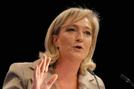 Francia: Marine Le Pen acusa al Estado de someterse a la ley islámica