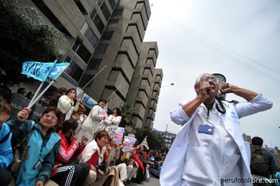 ESSALUD: ¿Huelga? ESSALUD: ¿Huelga?