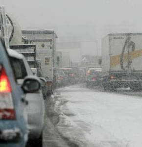 Europa: El invierno recieén empieza y las intensas nevadas transtornan sus aeropuertos