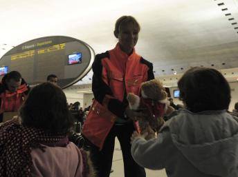 Francia: Unos 200 pasajeros tuvieron que pasar la Nochebuena en el aeropuerto Roissy-Charles de Gaull, de París