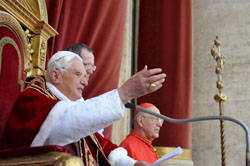 Vaticano: El tradicional 'Urbi et Orbi' de Benedicto XVI de la Navidad 2010