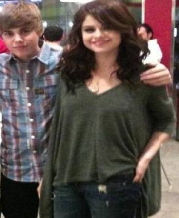 Relación amorosa entre Selena Gómez y Justin Bieber es confirmada