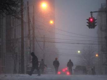 Estados Unidos: Una tormenta de nieve paraliza la costa este del país