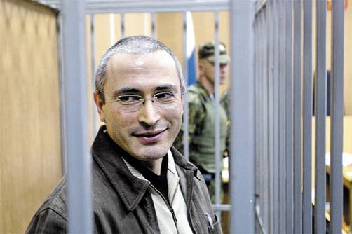 Rusia: Mijail Jodorkovski es hallado 'culpable' de robo de petróleo y lavado de dinero por el Tribunal de Moscú
