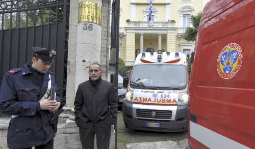 Roma: Hallan un paquete bomba en la embajada griega
