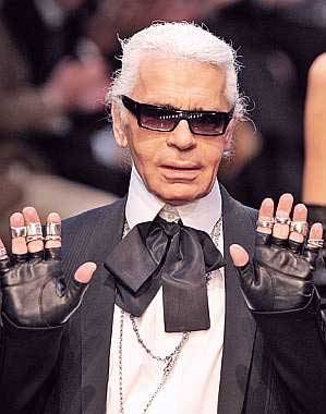 Modas: Lagerfeld reinterpreta el estilo de Coco Chanel hasta el infinito, actualizándolo