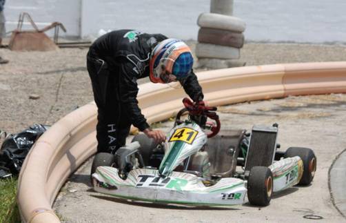 Mario Hart abandona en Asia Karting