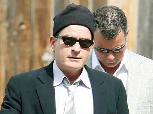 Charlie Sheen: Desvelan la llamada al 911 pidiendo ayuda para el actor