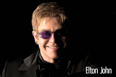 Elton John: 'Kim Kardashian es una vieja fulana estúpida'