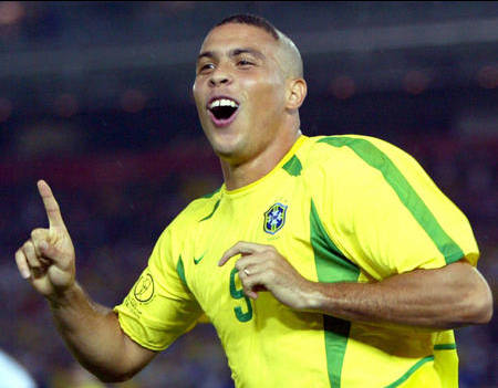 Ronaldo anunció a los 34 años su retiro del fútbol