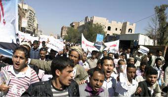 Las revueltas prosiguen en los países arabes: Bahréin y Argelia