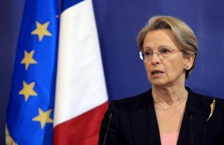 Canciller de Francia, Michelle Alliot-Marie, a un paso de la dimisión