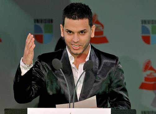 Tito 'El Bambino' promociona 'Llueve el amor'