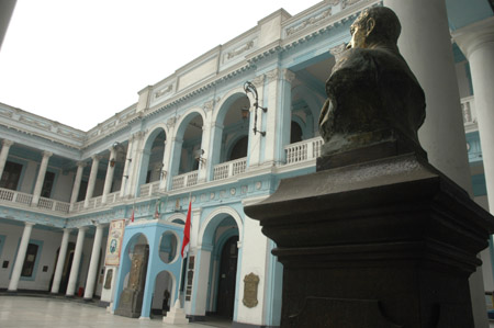 ¡Crímenes y crímenes, la inextricable moral peruana! ¡Crímenes y crímenes, la inextricable moral peruana!