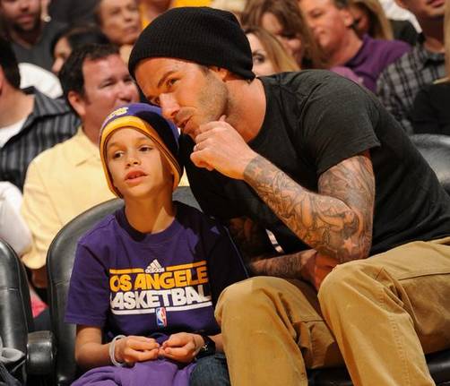 Hijo de David Beckham quiere que su hermana se llame 'Justine Bieber'