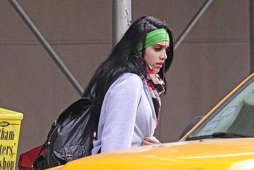 Fotos: Hija de Madonna sale desarreglada por Nueva York