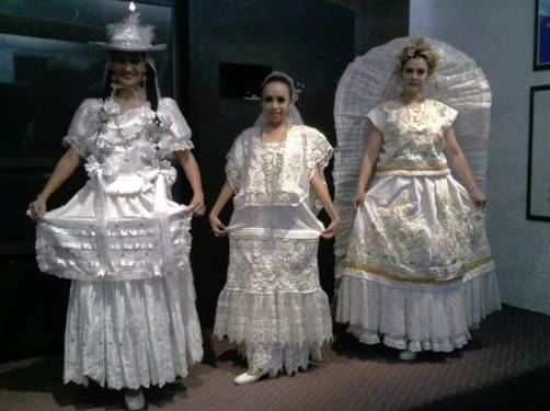 'Las Novias de México' en el Teatro Isauro Martínez