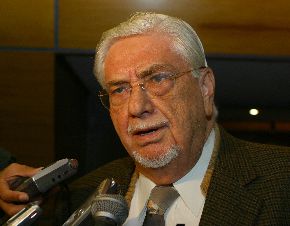 Sinesio Lopez: El Voto Voluntario Sinesio Lopez: El Voto Voluntario