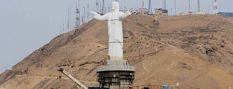 Crece rechazo al Cristo de Alan García