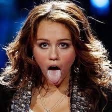 Miley es una cualkiera