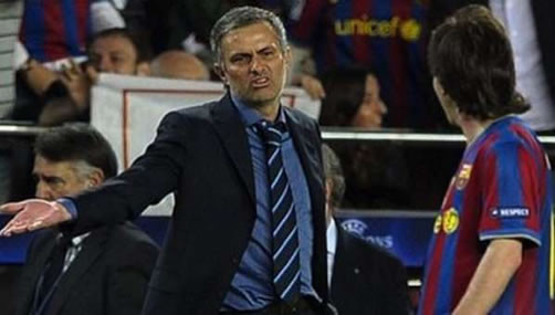 Real Madrid acusa a Messi de hacerle gestos a Mourinho