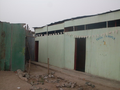 Colegio Villa El Salvador 7243 necesita apoyo urgente