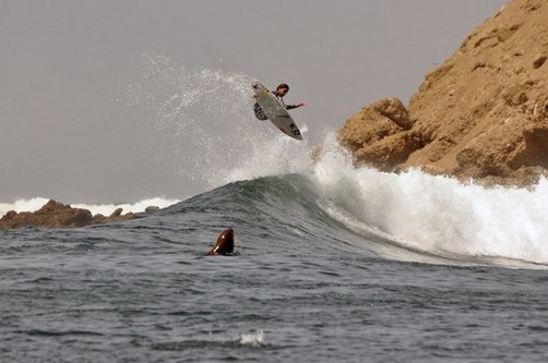 Conoce a Sebastián Correa, joven promesa del surf peruano