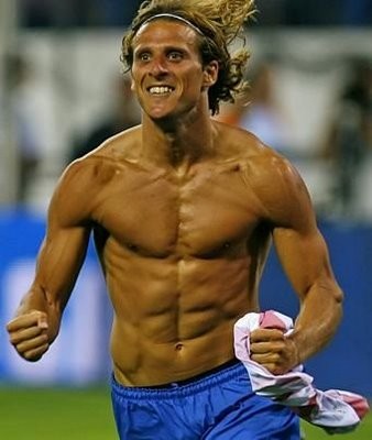Diego Forlán vuela de rabia