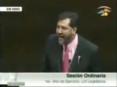 Un diputado mexicano levanta la voz y se pone al frente del sistema