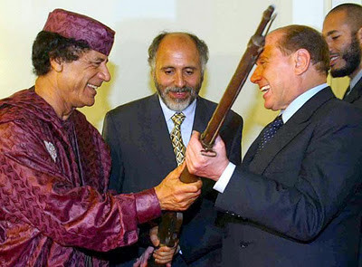 Las fotos de Kadafi que faltan hoy en las portadas de los diarios