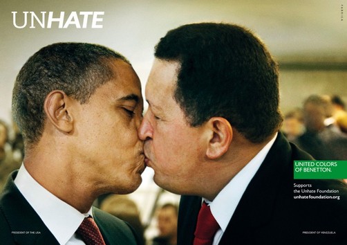 Cuando Obama le da un beso a un Hugo Chávez