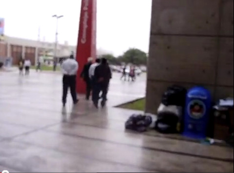 Marcial Rubio rehuye alos estudiantes que le piden explicaciones por el alza de la boleta: ¿burla?