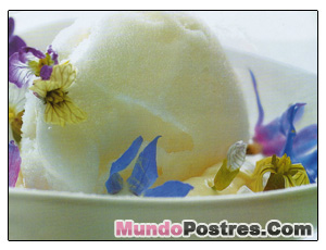 Navidad: Helado de limon con merengues y flores para Navidad Navidad: Helado de limon con merengues y flores para Navidad